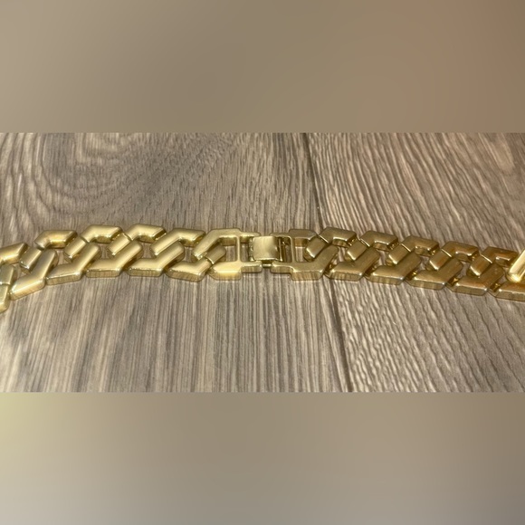 Large Gold Chain - Picture 5 of 5